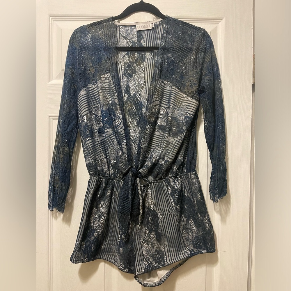 Lioness navy blue long sleeve romper size medium